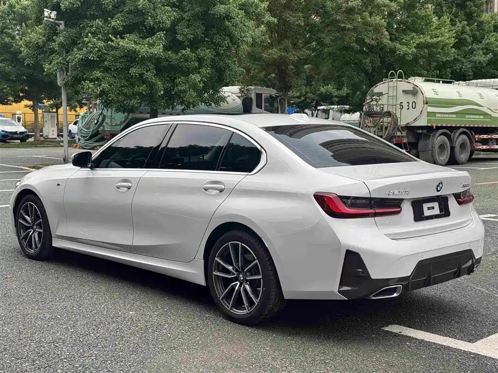 BMW 3 Series 2024 — фото 12