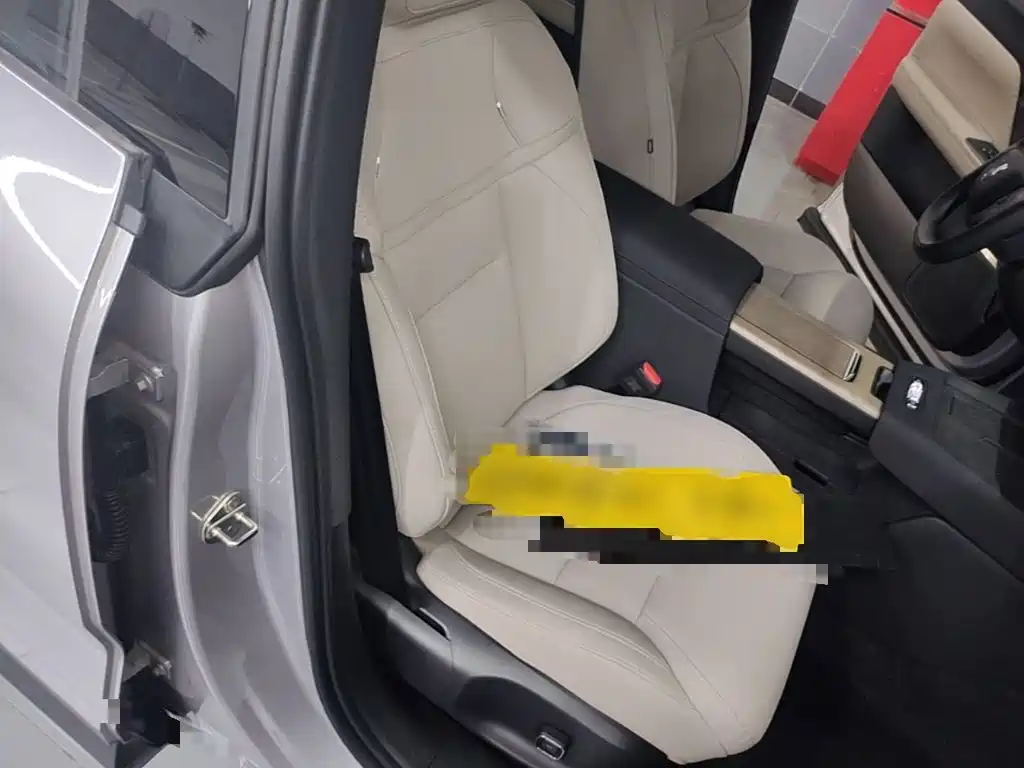 Volvo XC70 Plug-In Hybrid 2025 — фото 25