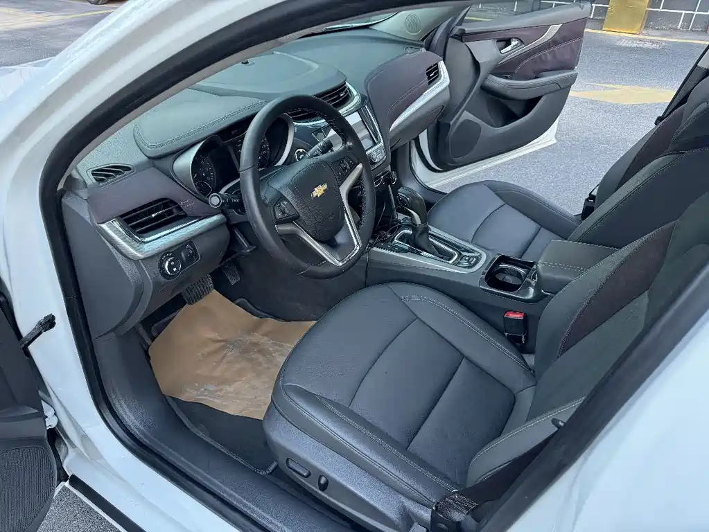 Chevrolet Malibu 2018 — фото 10