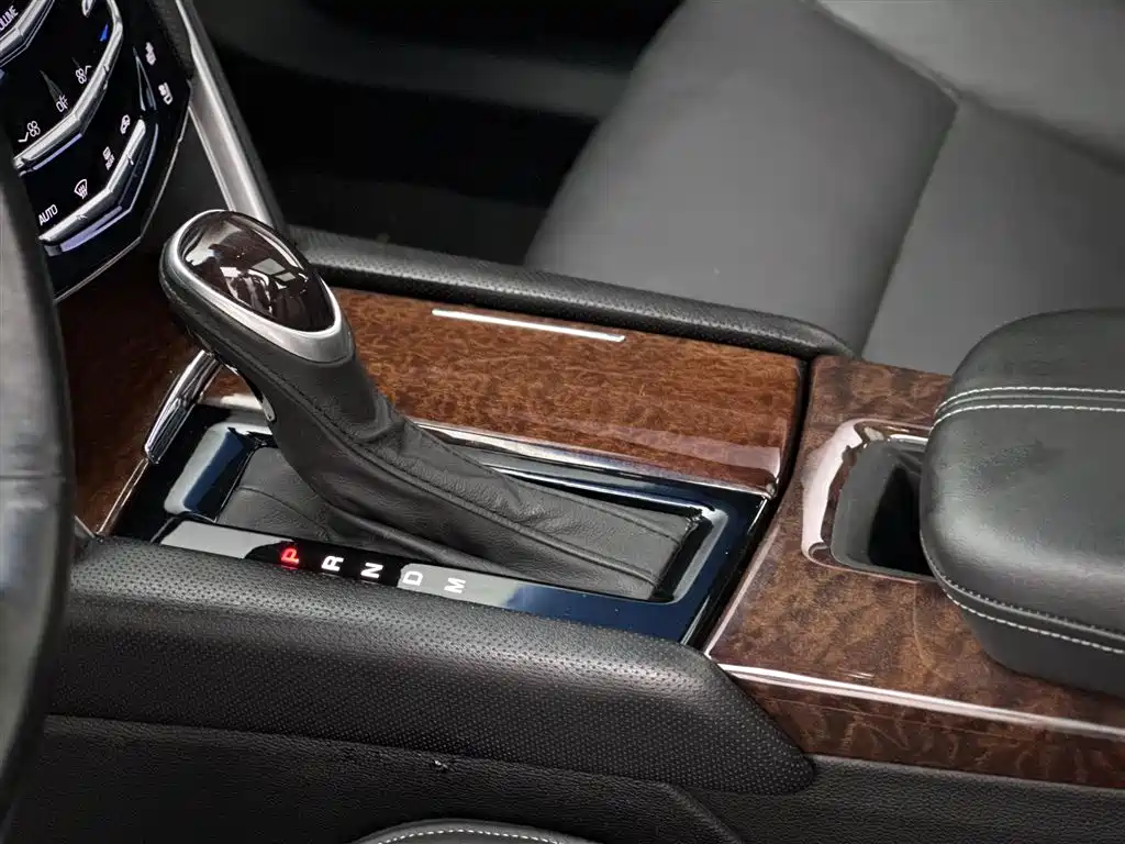 Cadillac XTS 2017 — фото 11