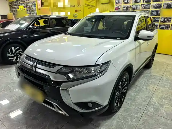 Mitsubishi Outlander 2020