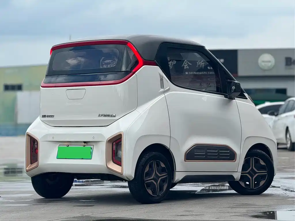 Baojun E200 2021