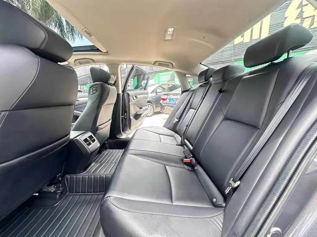 Honda Accord 2020 — фото 15