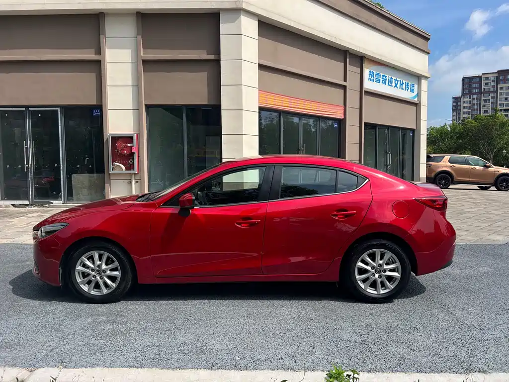 Mazda 3 Axela 2019 — фото 10