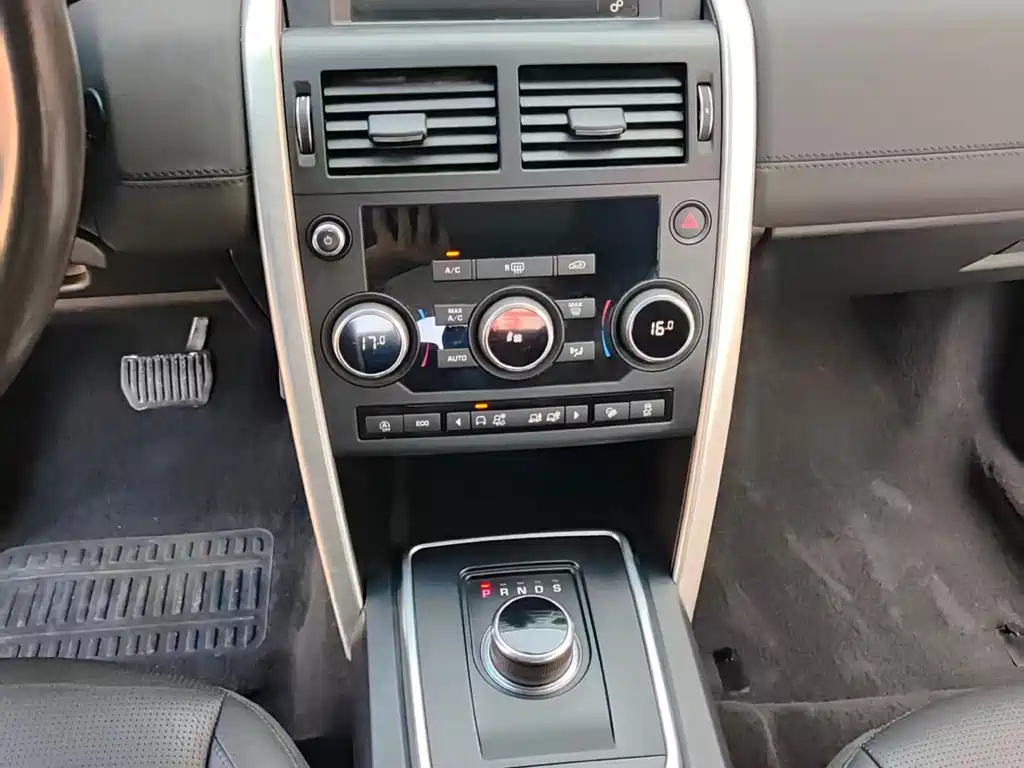 Land Rover Discovery Sport 2018 — фото 17
