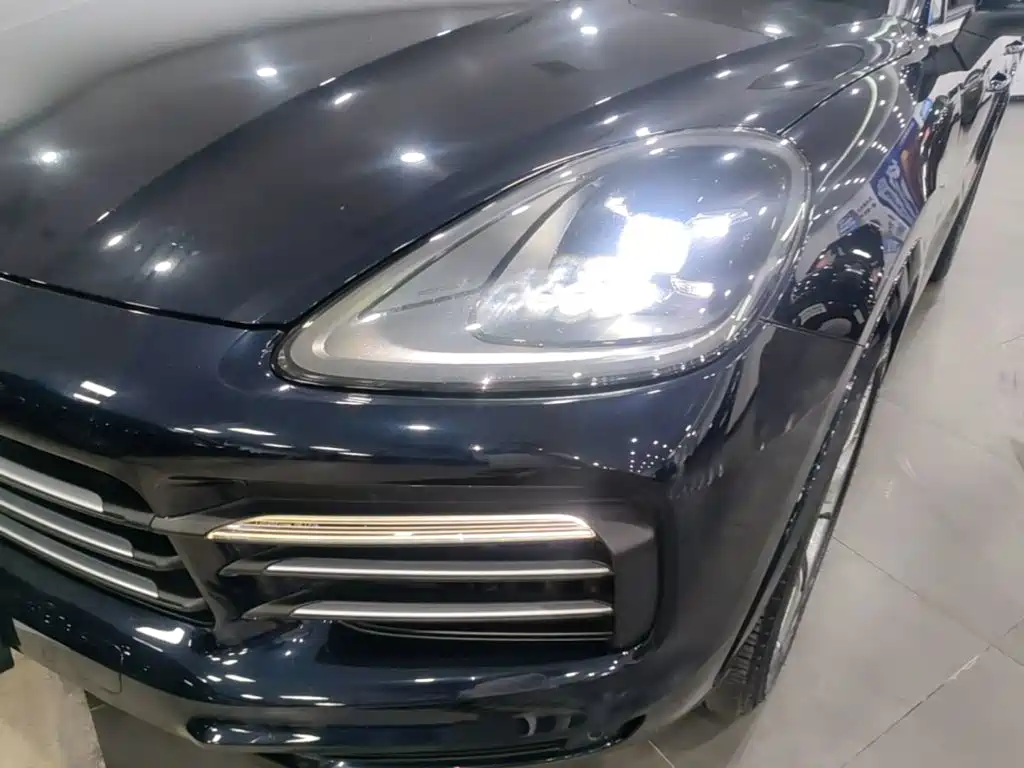 Porsche Cayenne 2020 — фото 24