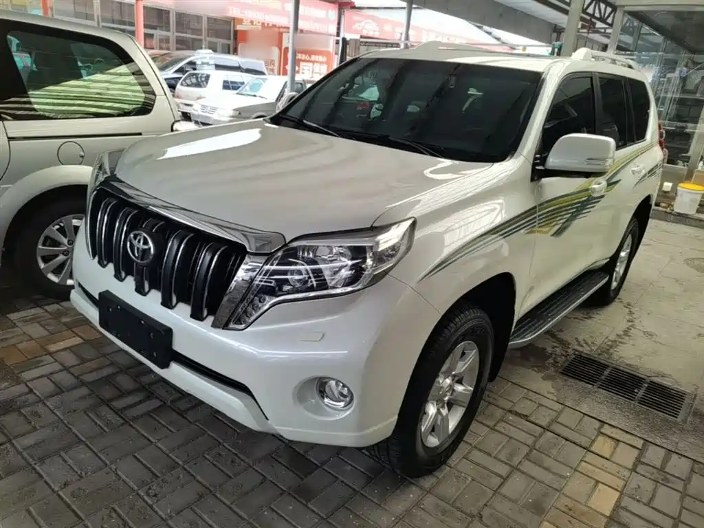 Toyota Prado 2016 — фото 1