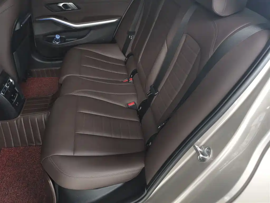 BMW 3 Series 2019 — фото 17