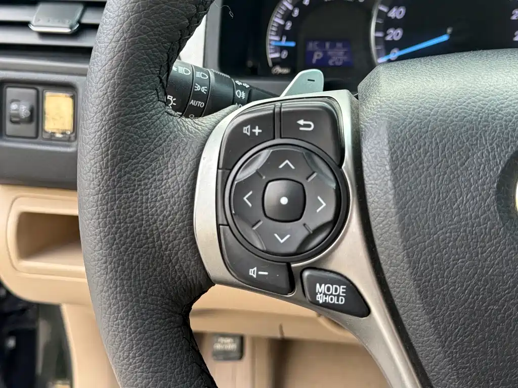 Toyota Camry 2012 — фото 16