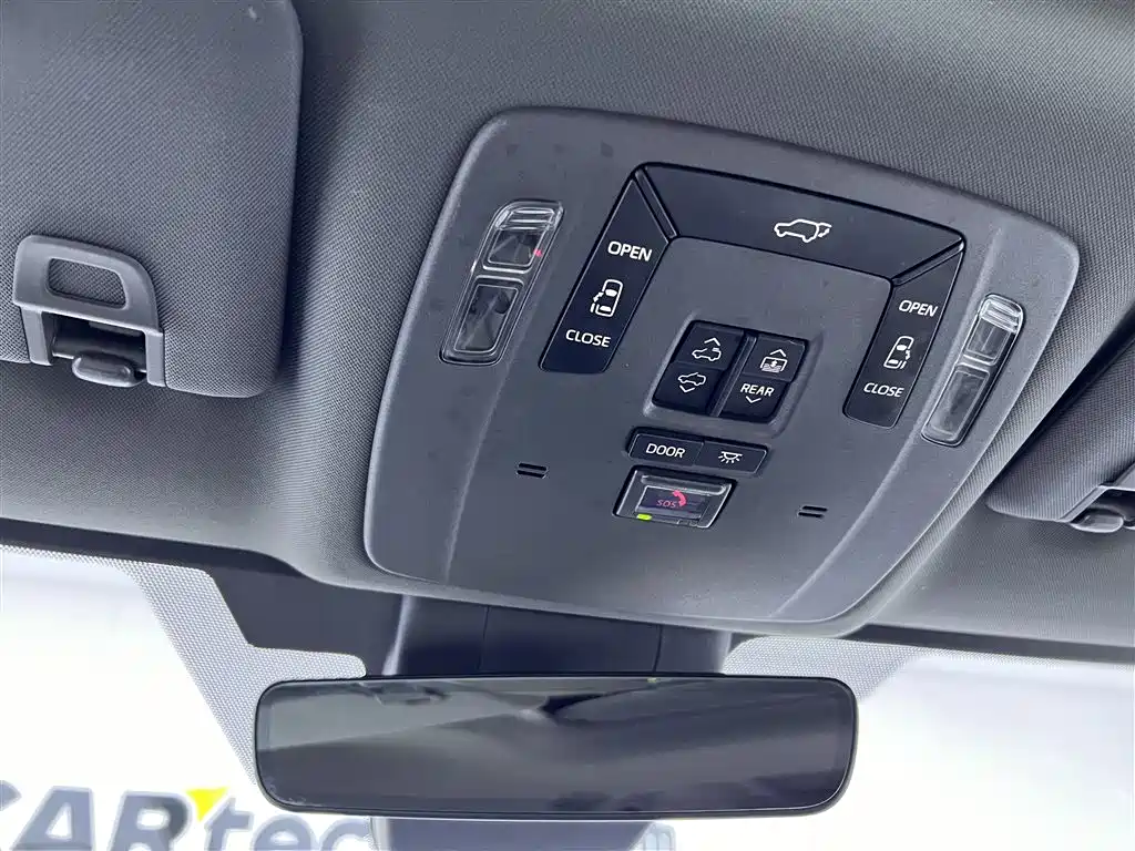 Toyota Granvia 2023 — фото 29
