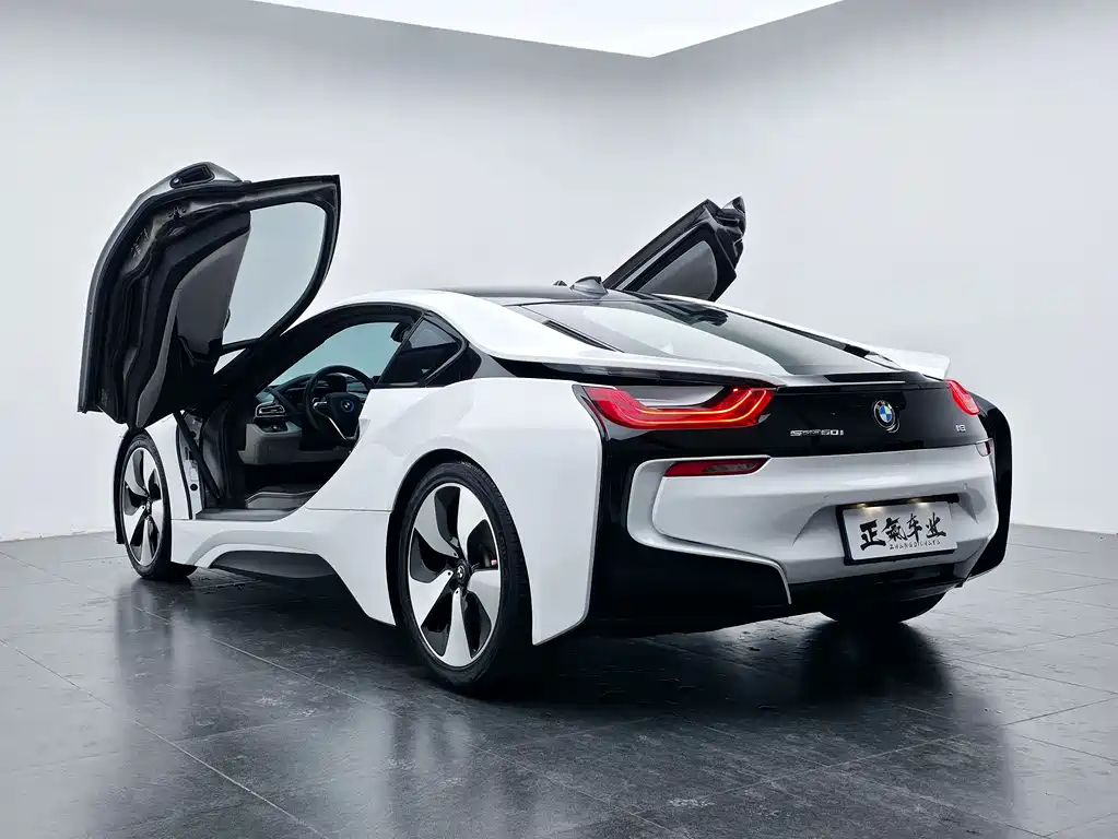 BMW i8 2017 — фото 52
