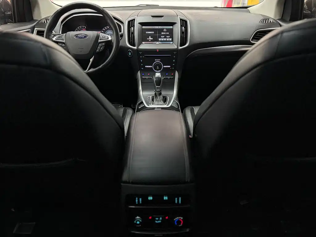 Ford Edge 2016 — фото 7
