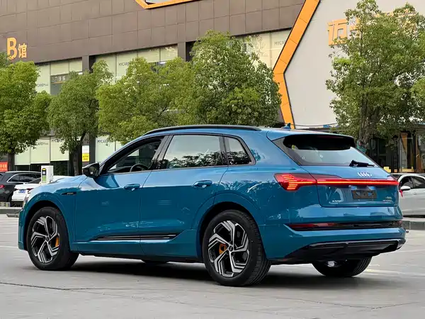 Audi e-tron 2022
