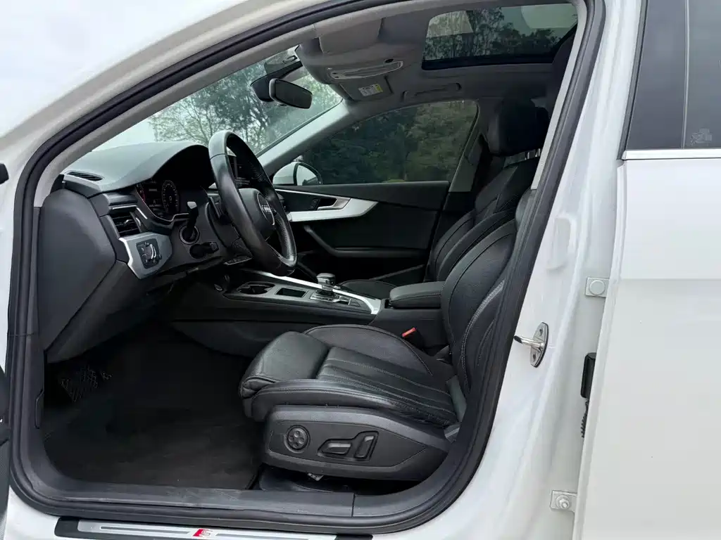 Audi A4L 2020