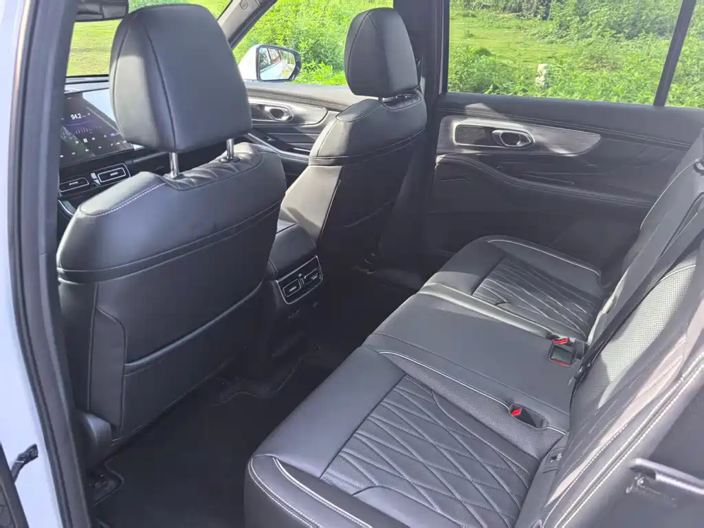 GAC Motor Trumpchi GS8 2024 — фото 16