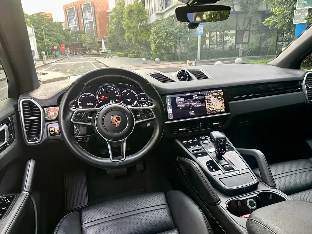 Porsche Cayenne 2018 — фото 12