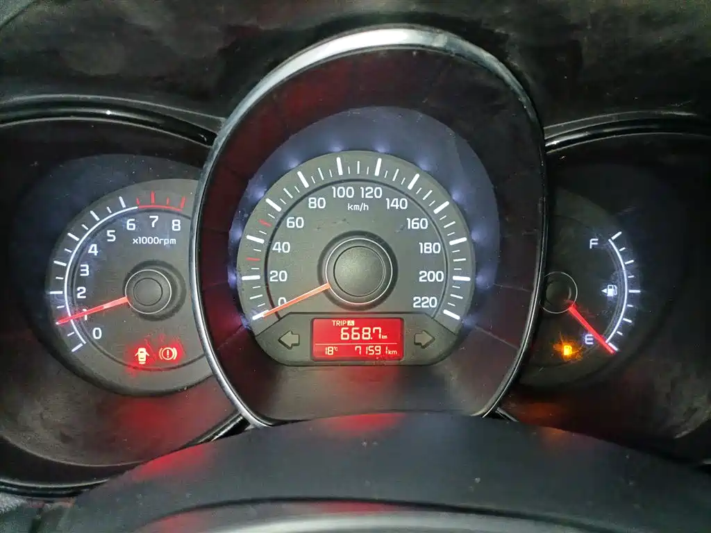 Kia K2 2015 — фото 12