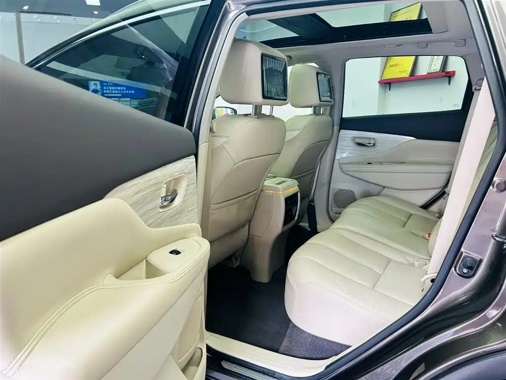 Nissan Murano 2018 — фото 23
