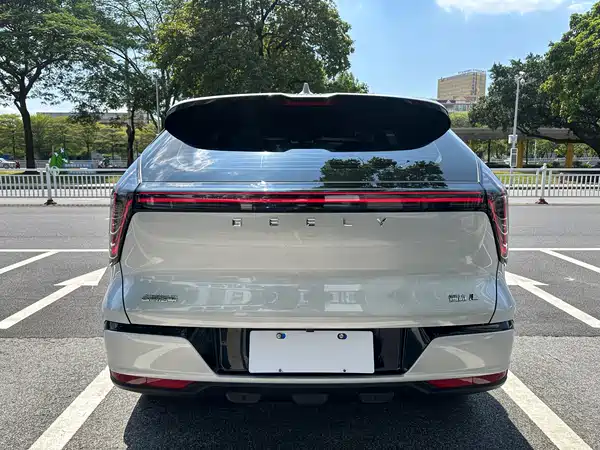 Geely Boyue L 2026