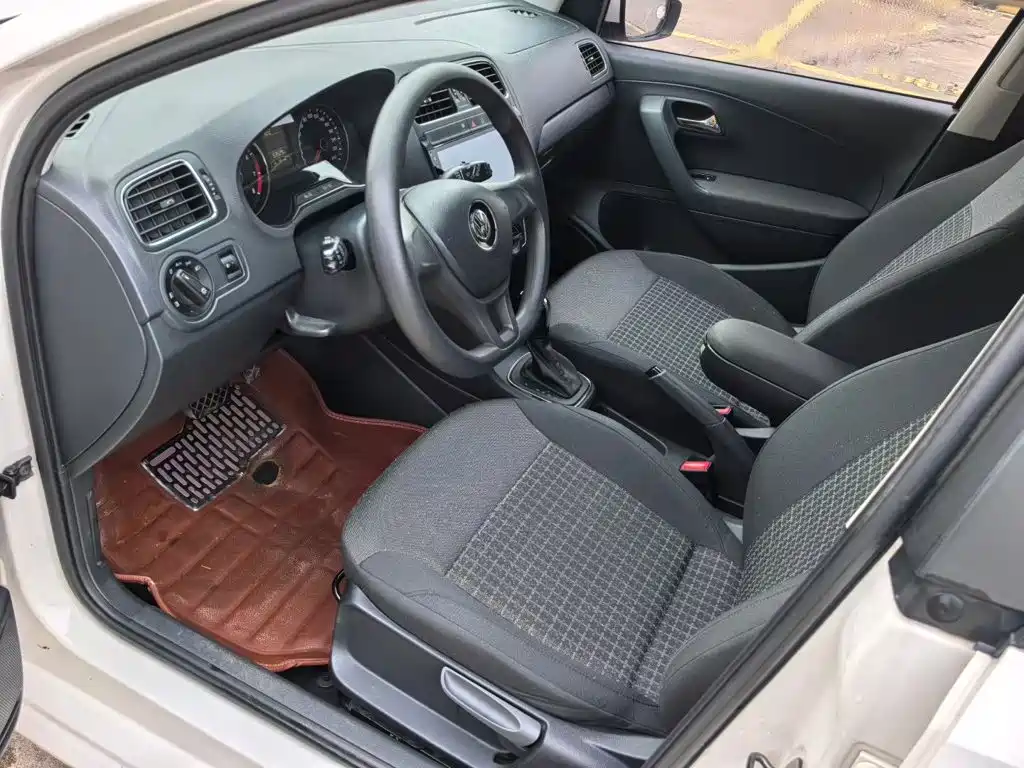 Volkswagen Polo 2015