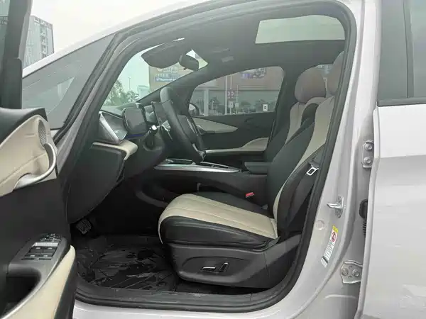 BYD Dolphin 2025