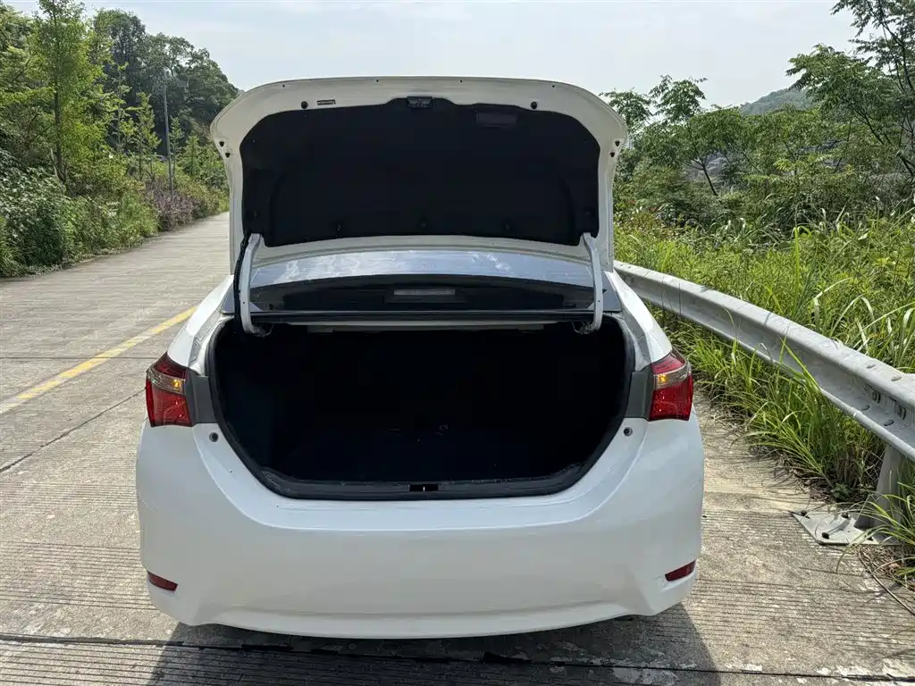 Toyota Corolla 2019 — фото 15