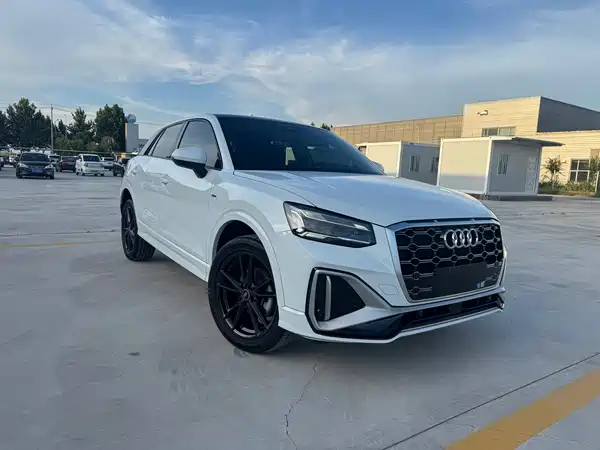 Audi Q2L 2023