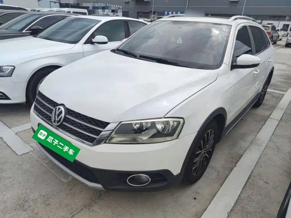 Volkswagen Cross Lavida 2015