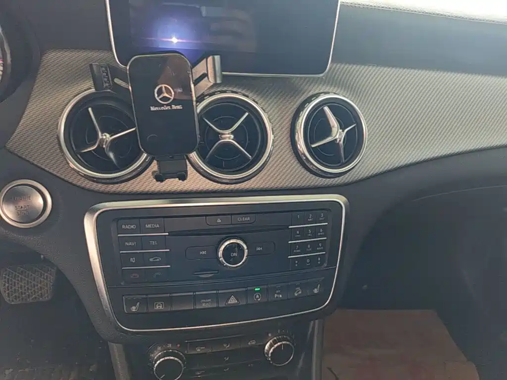 Mercedes-Benz GLA 2016 — фото 13