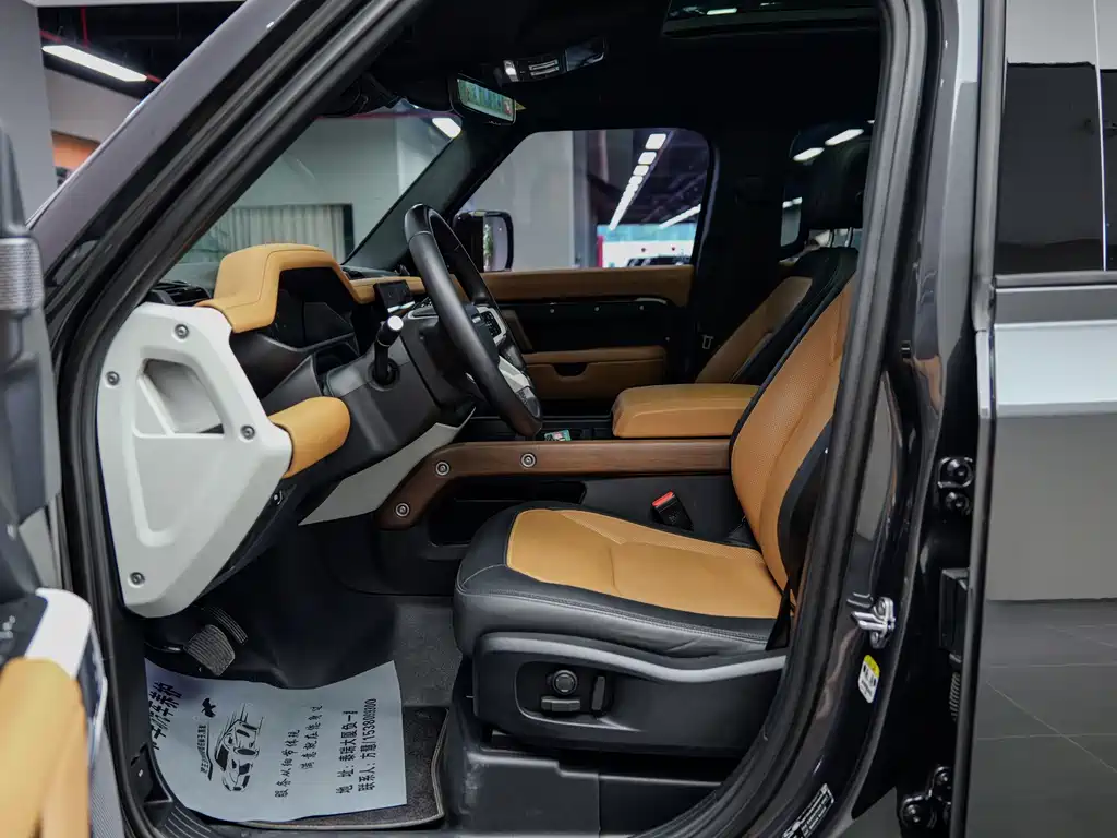 Land Rover Defender 2024 — фото 10