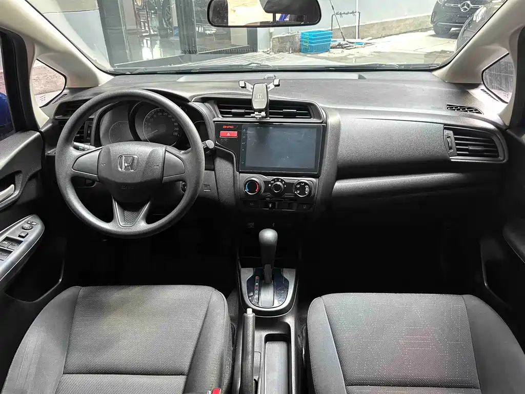 Honda Fit 2017 — фото 16