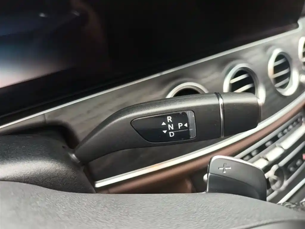 Mercedes-Benz E-Class 2020 — фото 14
