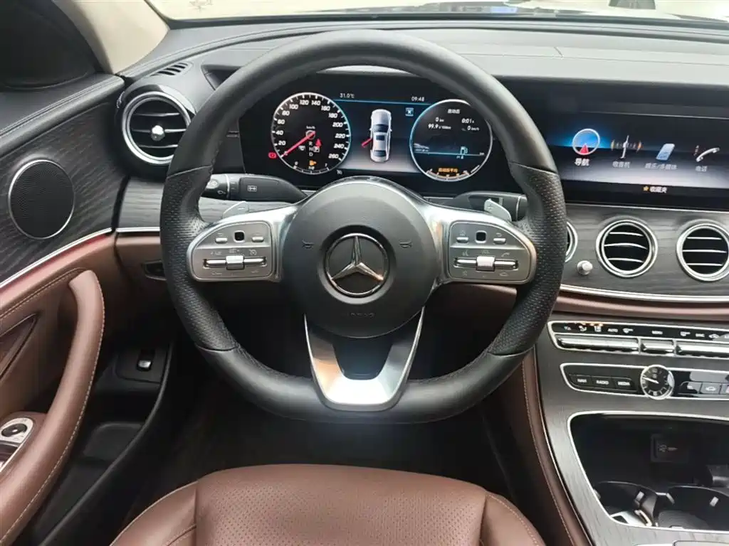Mercedes-Benz E-Class 2020 — фото 11