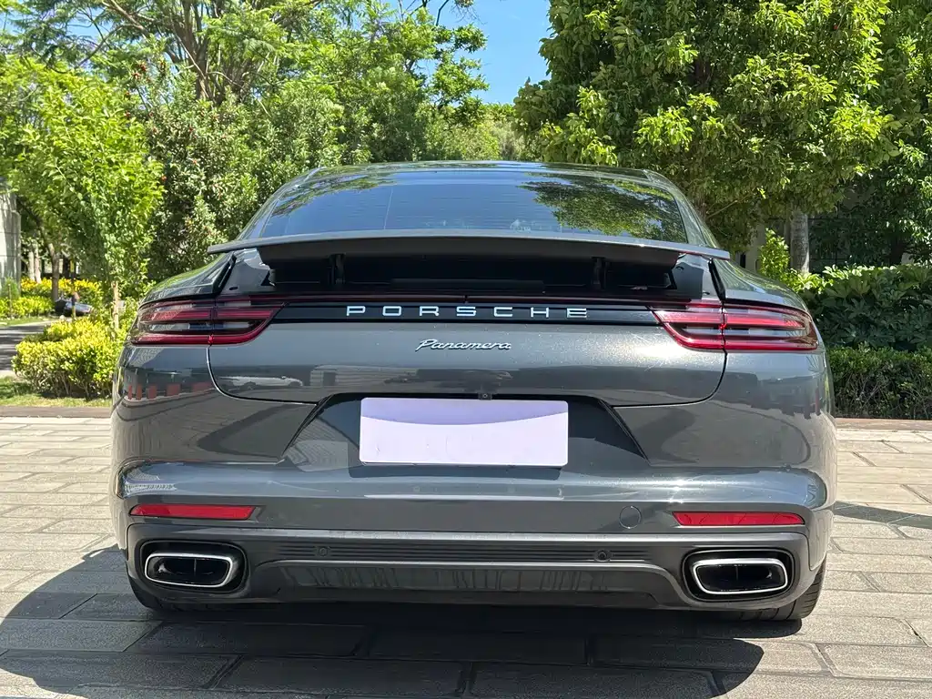 Porsche Panamera 2018 — фото 19