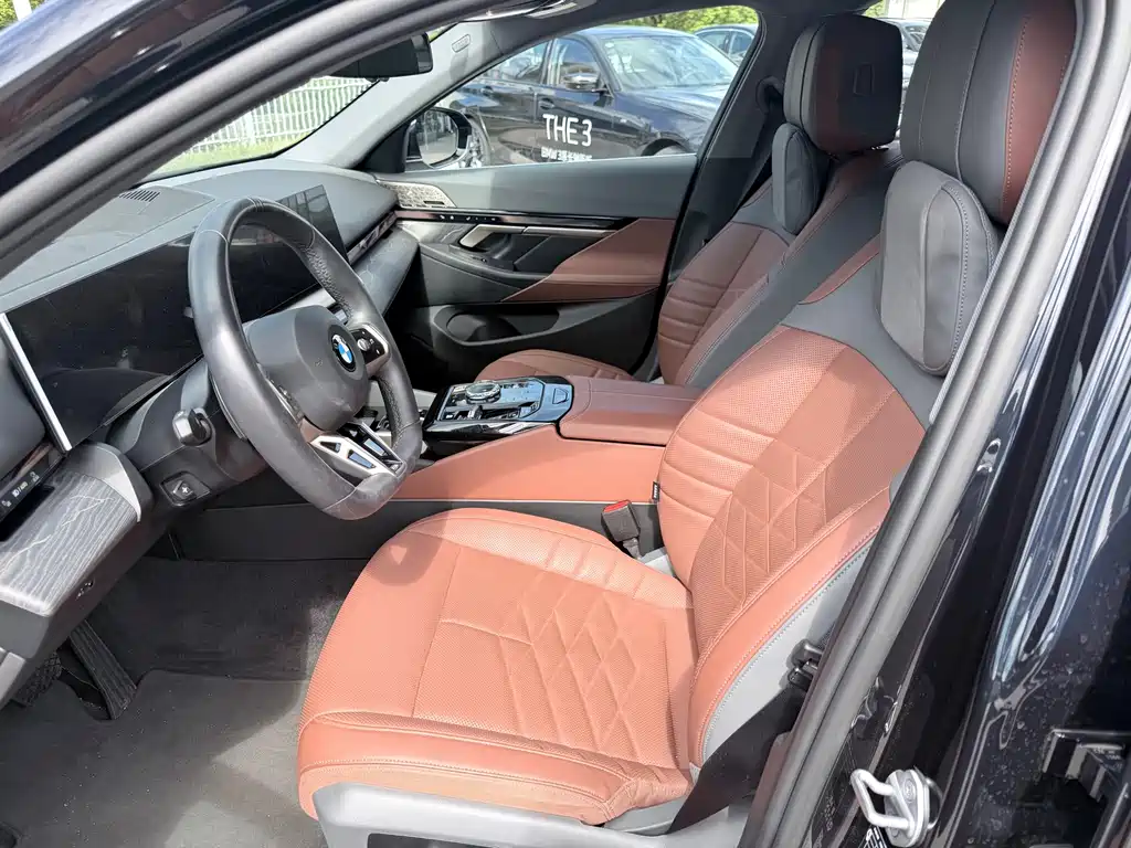 BMW 5 Series 2025