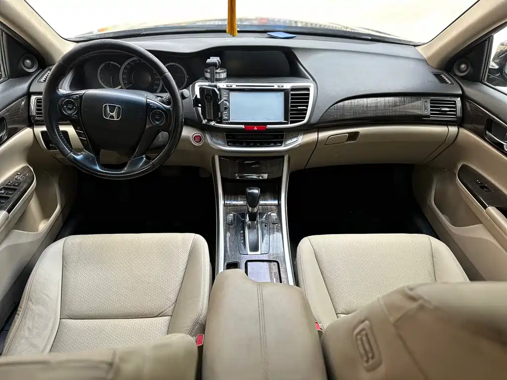 Honda Accord 2015 — фото 5