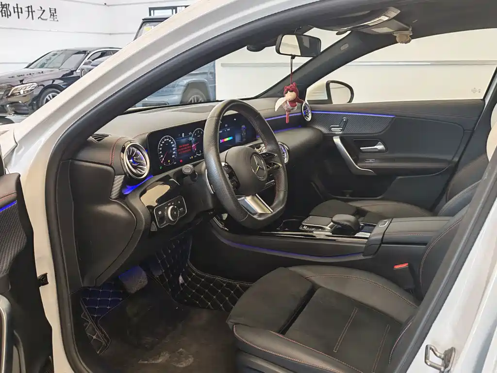 Mercedes-Benz A-Class 2023 — фото 15