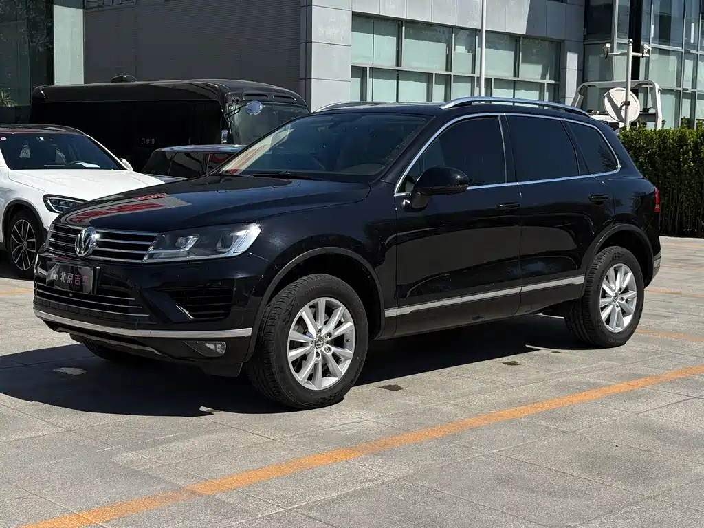 Volkswagen Touareg 2017 — фото 1