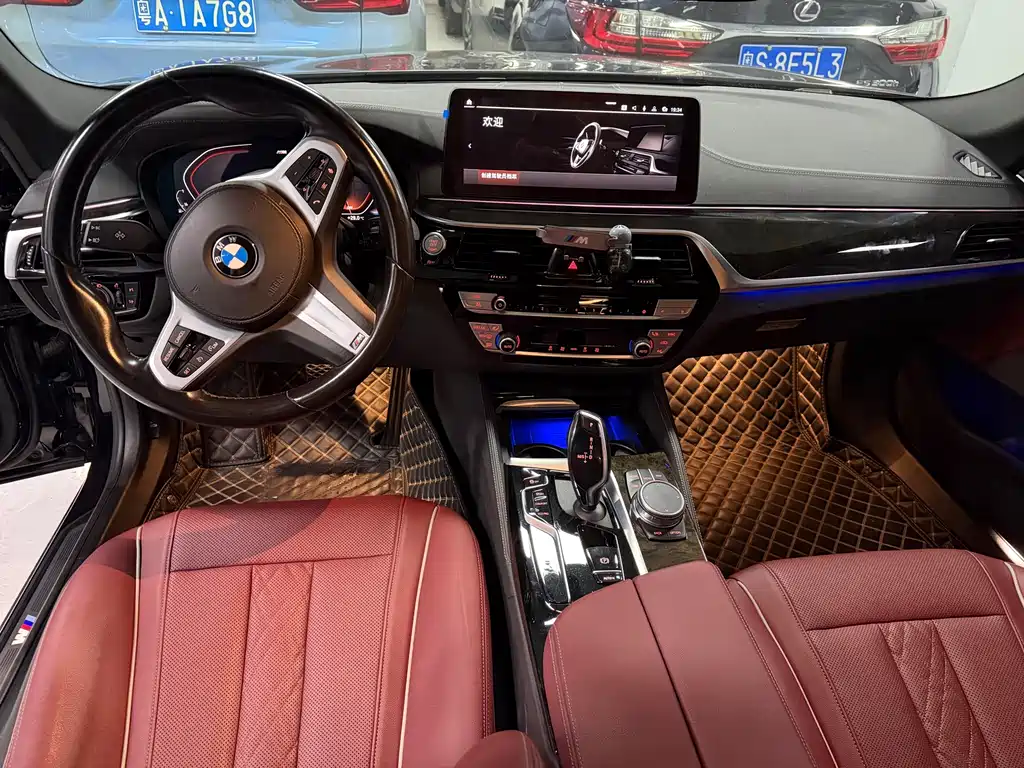 BMW 5 Series 2021 — фото 9