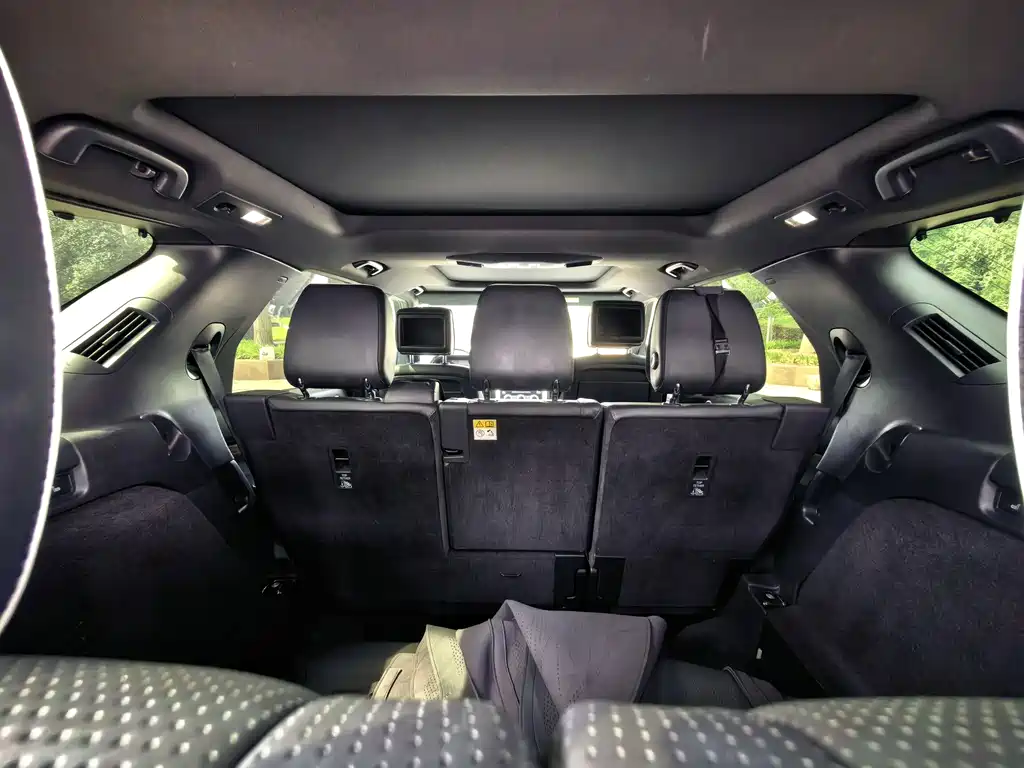 Land Rover Discovery 2017 — фото 12
