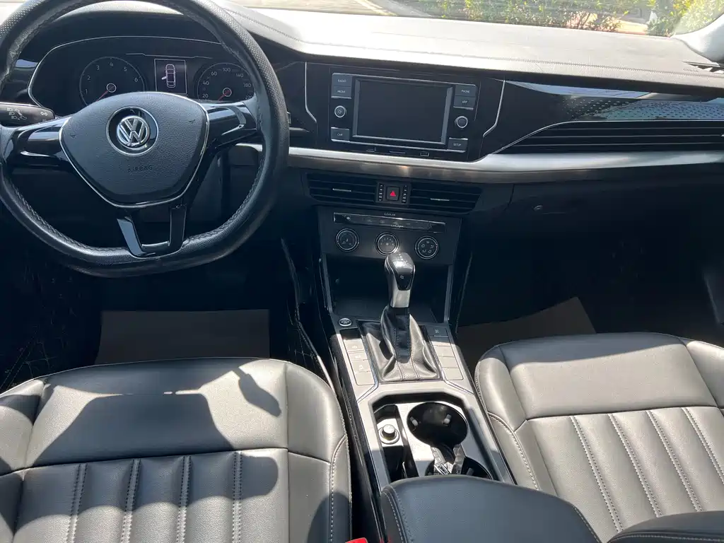 Volkswagen Passat 2019 — фото 9