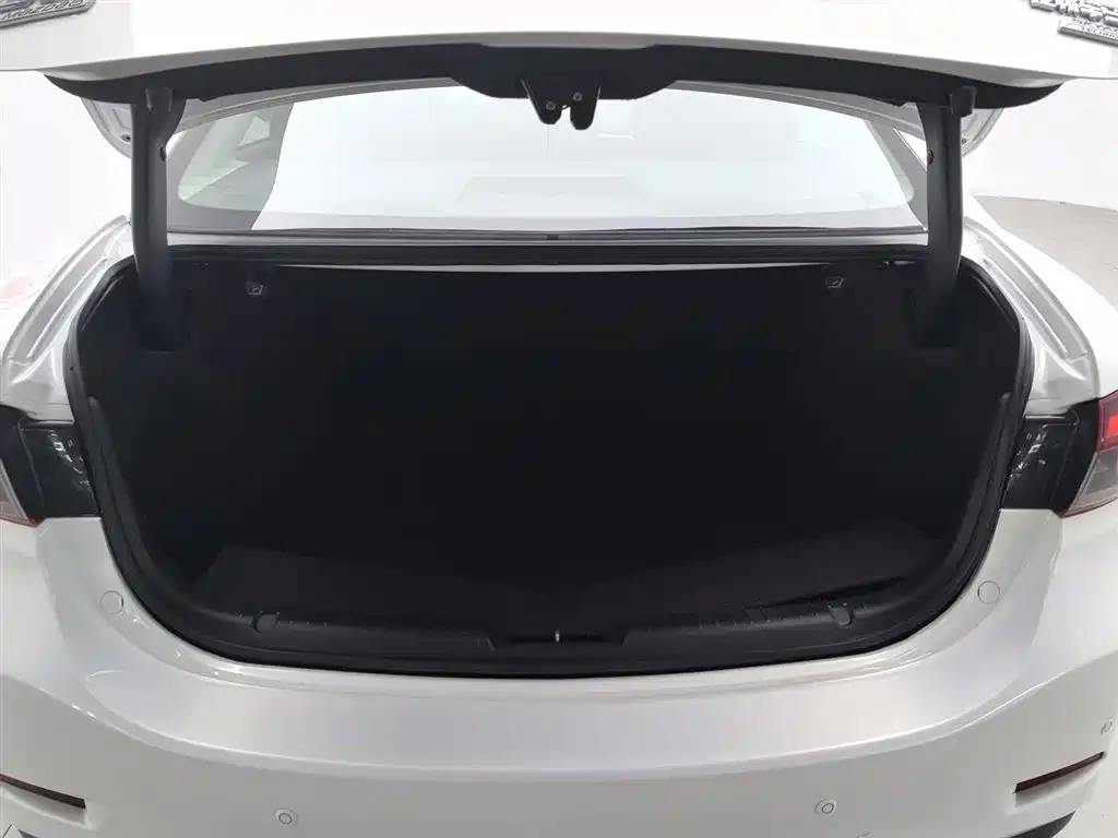 Mazda Atenza 2017 — фото 16