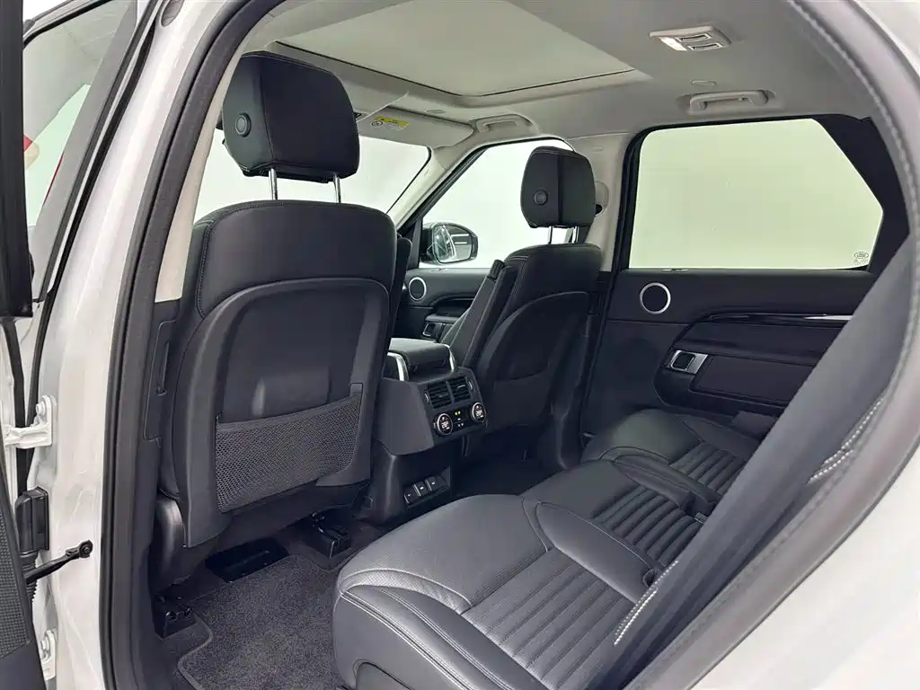 Land Rover Discovery 2024 — фото 20