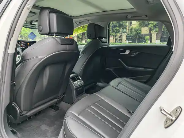 Audi A4L 2021