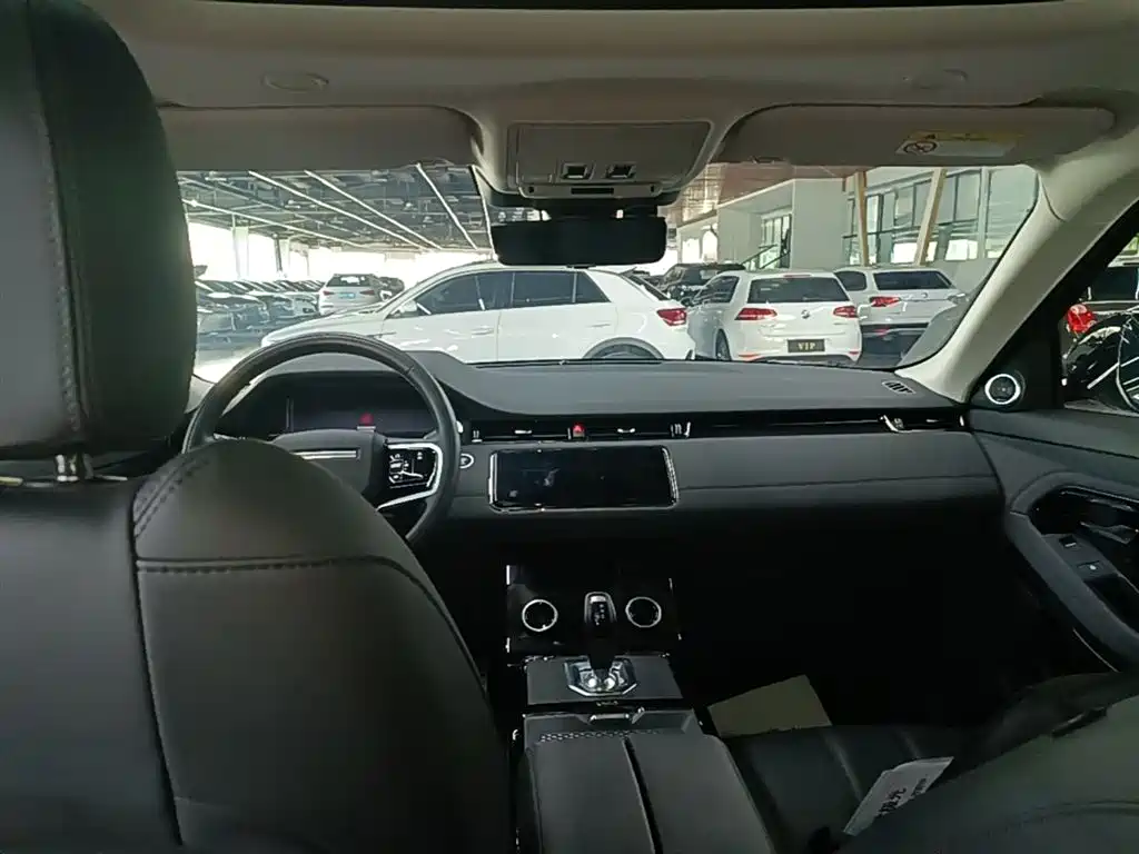 Land Rover Evoque 2024 — фото 10