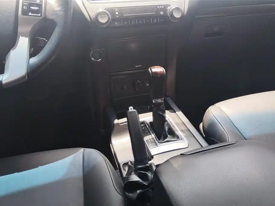 Toyota Prado 2016 — фото 16