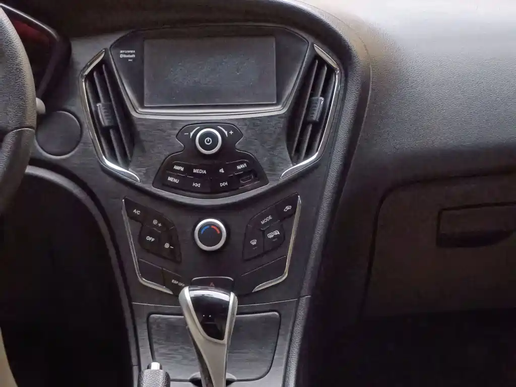 GAC Trumpchi GA3S Vision 2015 — фото 17