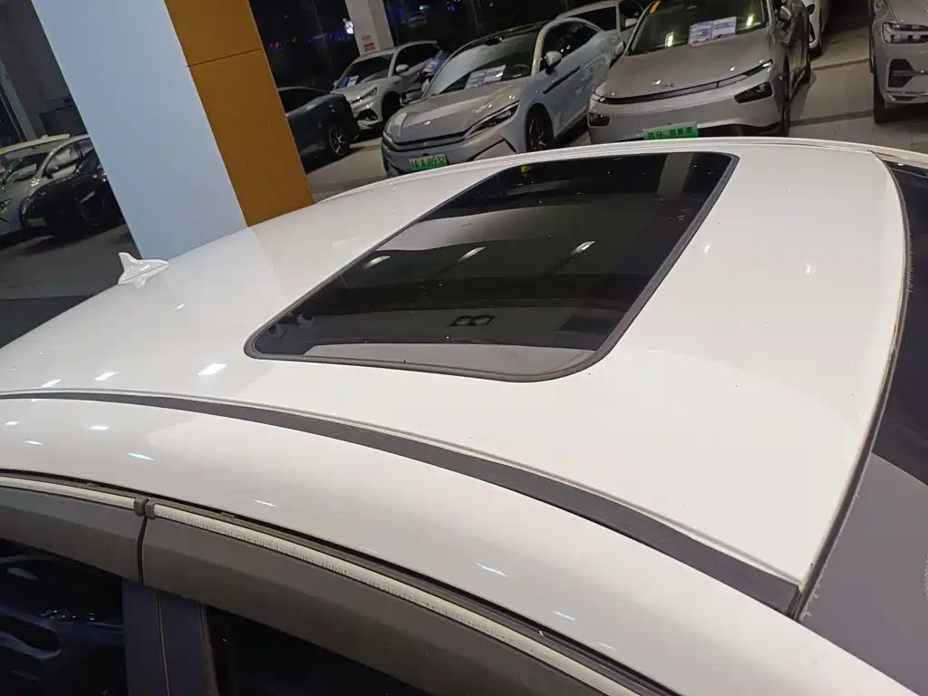 GAC Trumpchi GA3S Vision 2015 — фото 31