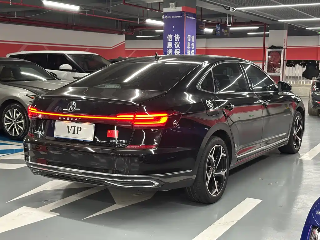 Volkswagen Passat 2024