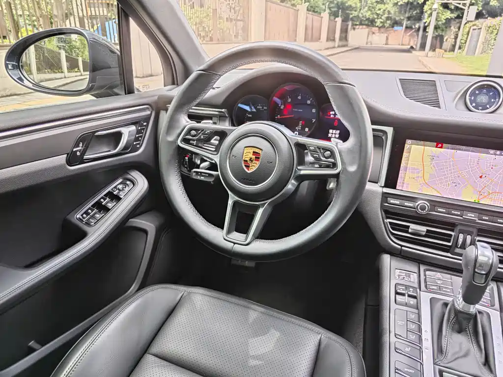 Porsche Macan 2021 — фото 20